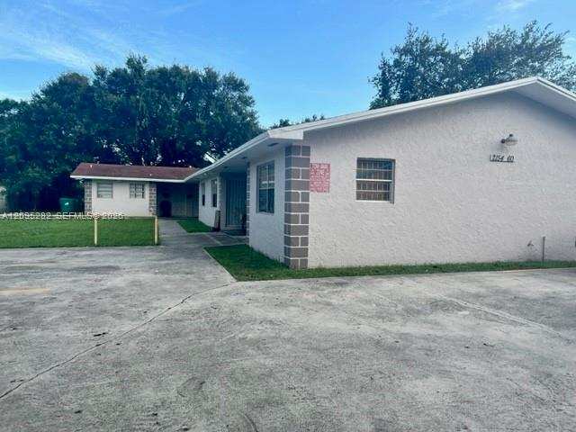 2154 NW 61st St # 2158, Miami FL 33142