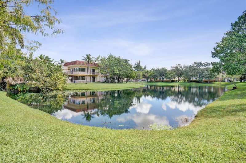 4748 SW 63rd Terrace, Davie FL 33314