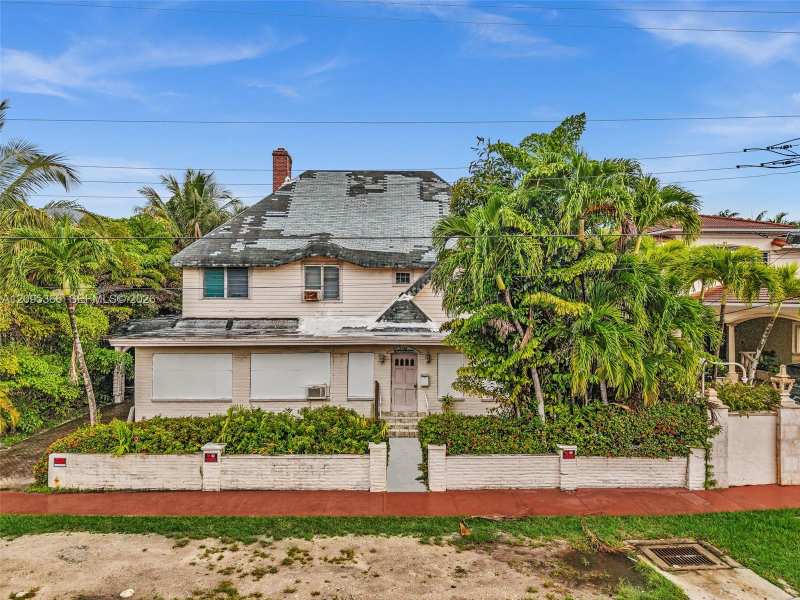 3746 Chase Ave, Miami Beach FL 33140