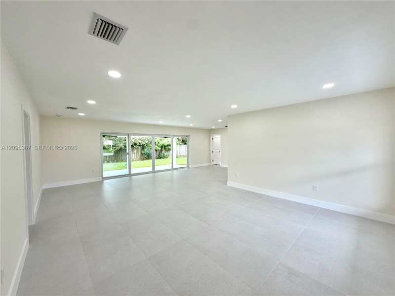 8820 SW 85th St, Miami FL 33173