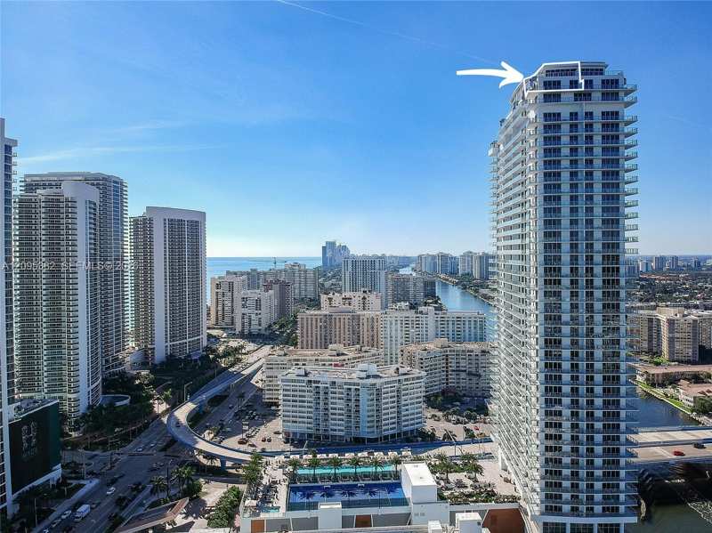 4010 S S Ocean Dr, Hollywood FL 33019