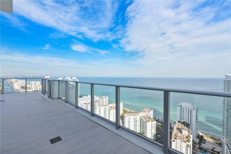 4010 S S Ocean Dr, Hollywood FL 33019