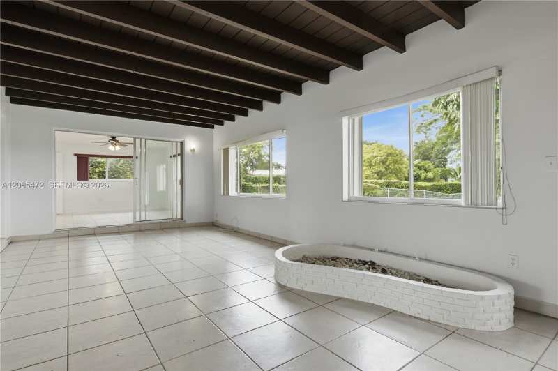 6531 W 8th Ave, Hialeah FL 33012