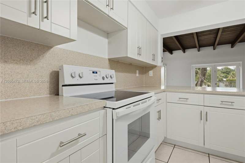 6531 W 8th Ave, Hialeah FL 33012