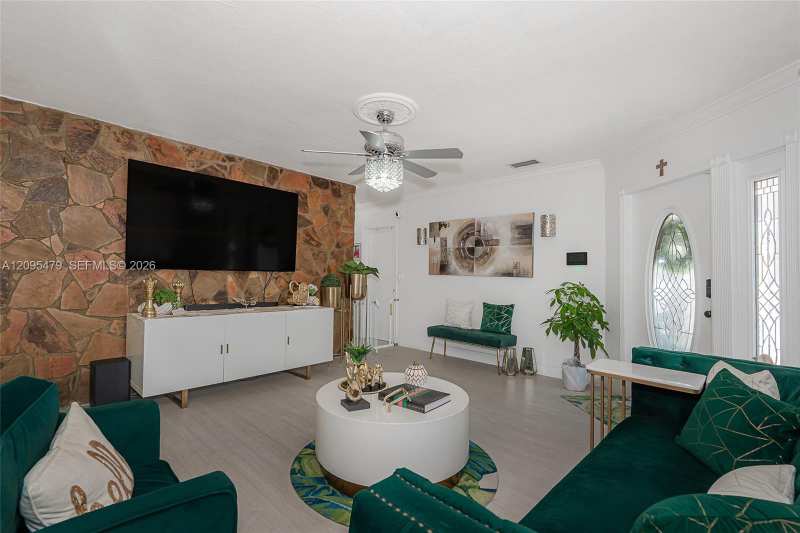 7171 Sheridan St, Hollywood FL 33024