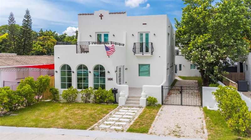 1636 SW 9th St, Miami FL 33135