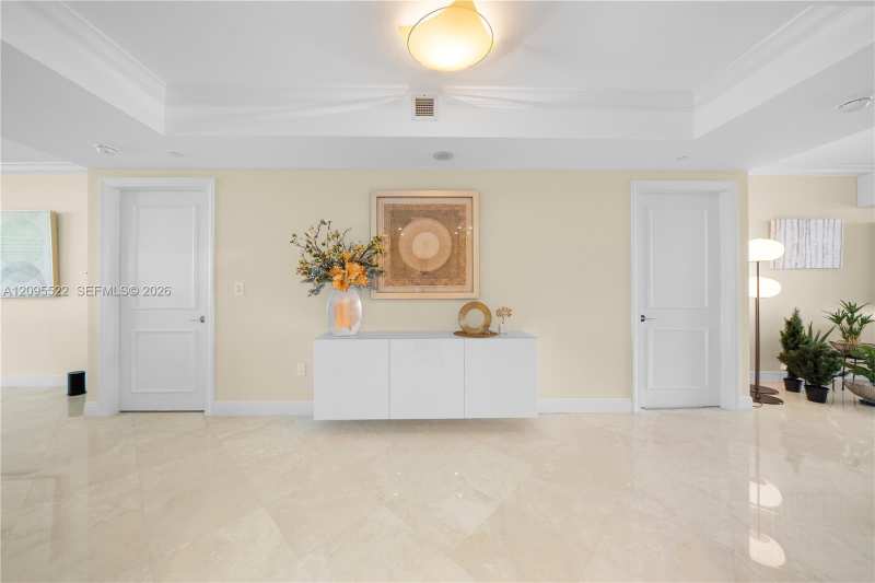 781 Crandon Blvd # 1802, Key Biscayne FL 33149