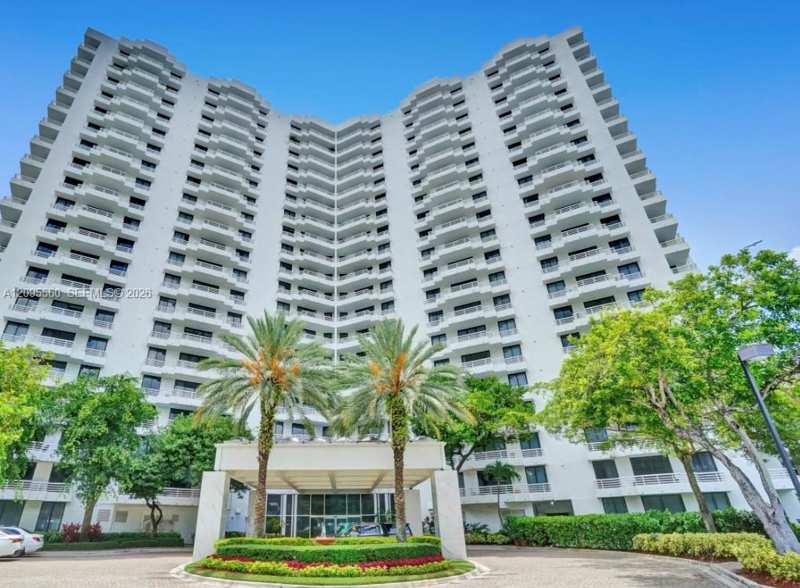 3300 NE 191st St # 606, Aventura FL 33180