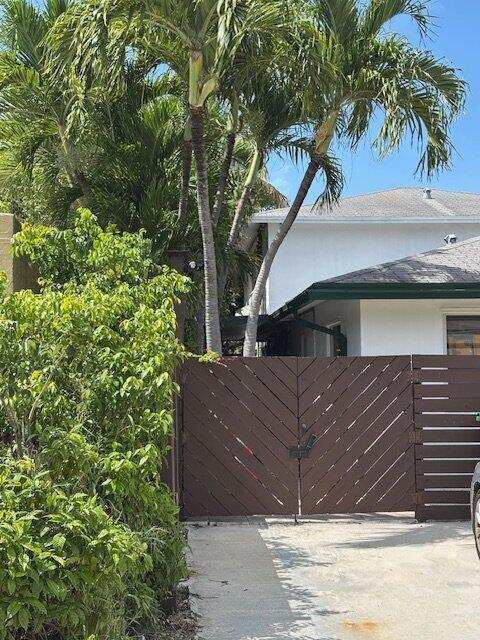 1637 NE 5th Street # 2, Fort Lauderdale FL 33301