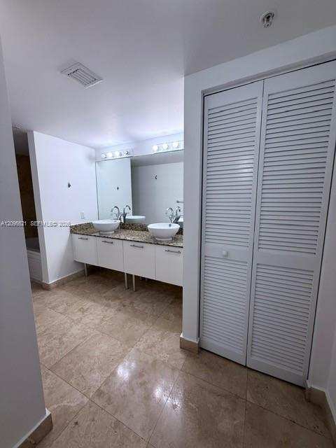 41 SE 5th St # 709, Miami FL 33131