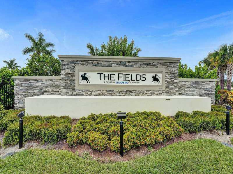 4825 CHANTILLY Road, Lake Worth FL 33467