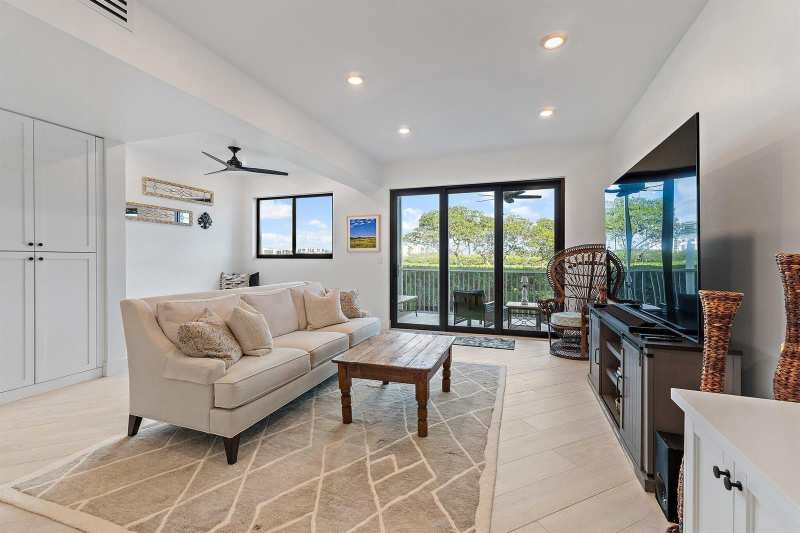 200 WATERWAY Road # 105, Tequesta FL 33469