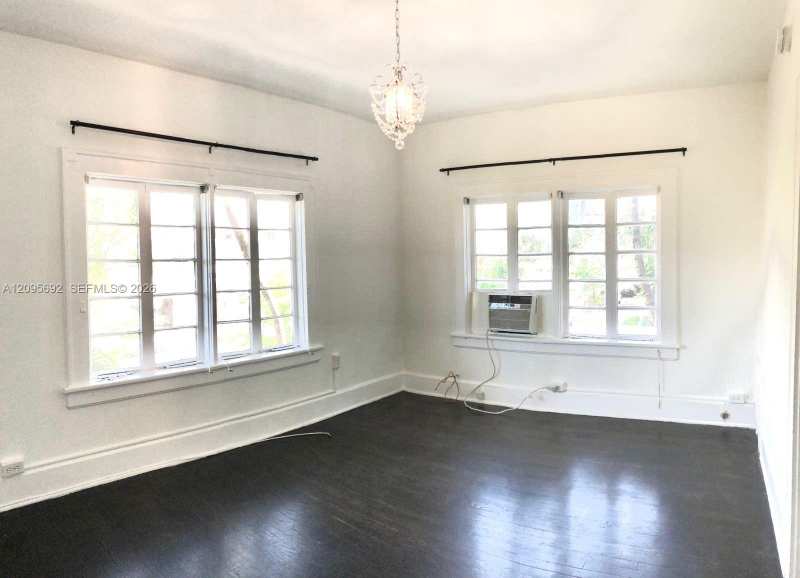 124 Mendoza Ave # 8, Coral Gables FL 33134