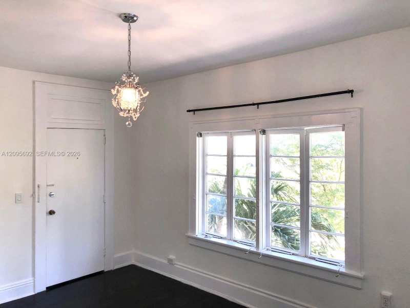 124 Mendoza Ave # 8, Coral Gables FL 33134