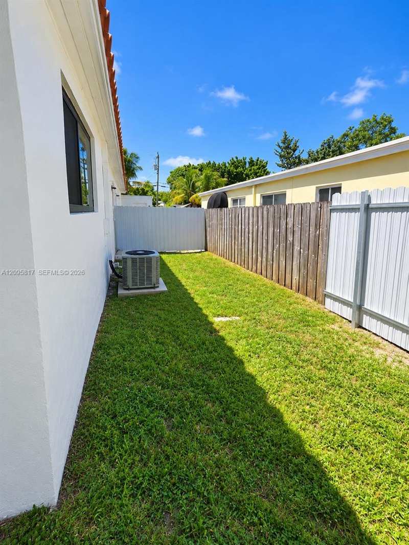 2080 NE 172nd St # 0, North Miami Beach FL 33162