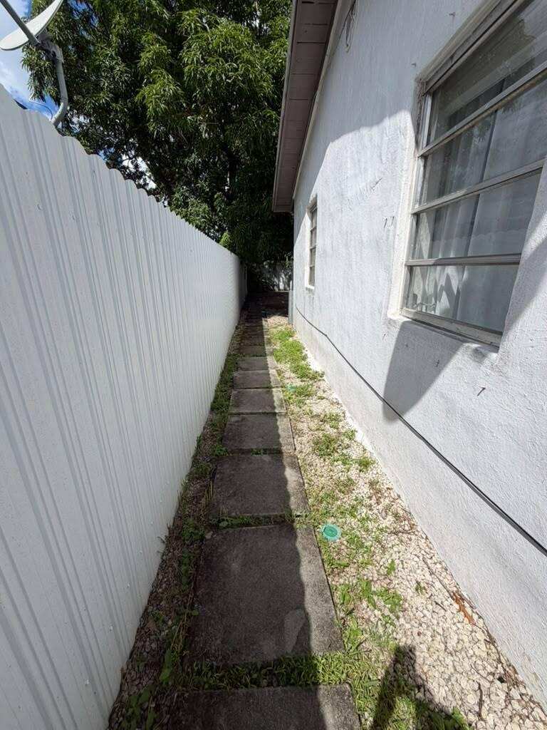 527 NW 91st Street # 2, Miami FL 33150