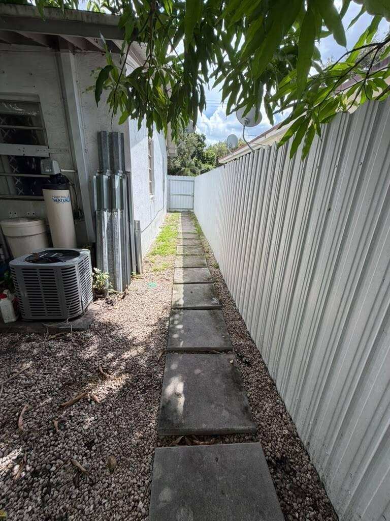527 NW 91st Street # 2, Miami FL 33150