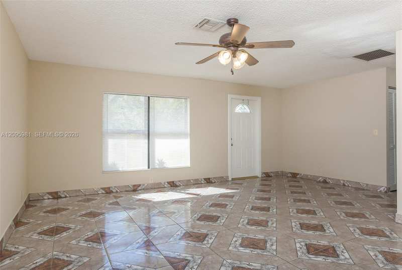 5990 W Ithaca Cir W, Lake Worth FL 33463