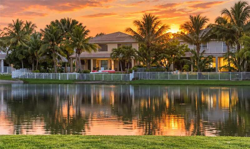 4618 SW 129th Ave, Miramar FL 33027