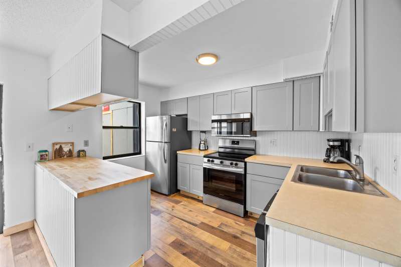 310 Sandtree Drive, Palm Beach Gardens FL 33403