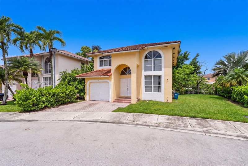 417 Kelly Ln, Weston FL 33326