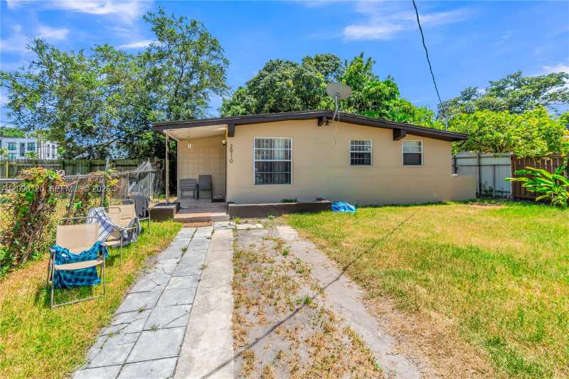 2910 NW 47th St, Miami FL 33142