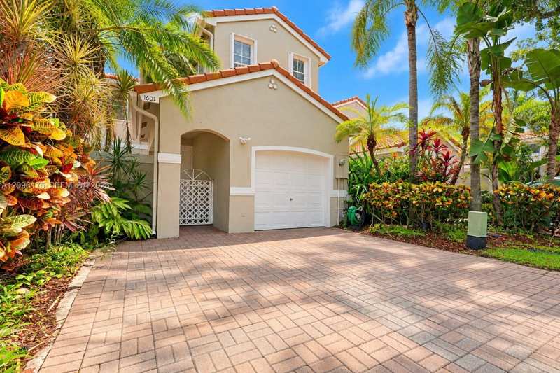 1601 Yellowheart Way, Hollywood FL 33019
