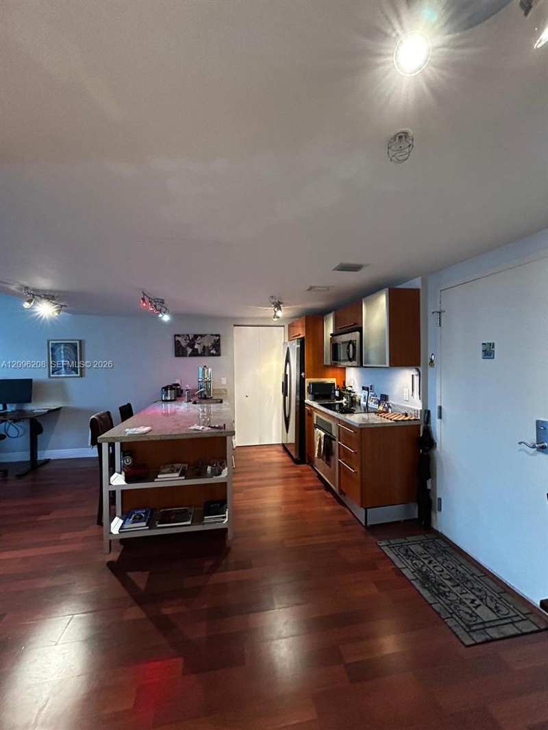 185 SW 7th St # 1807, Miami FL 33130