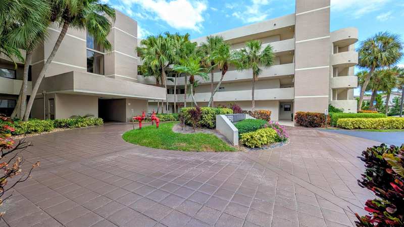 5650 Camino Del Sol # 101, Boca Raton FL 33433