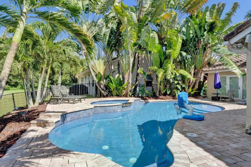 9645 E Tree Tops Court, Davie FL 33328