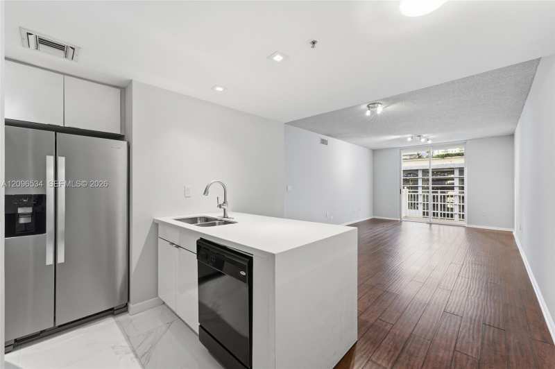 185 SE 14th Ter # 1010, Miami FL 33131