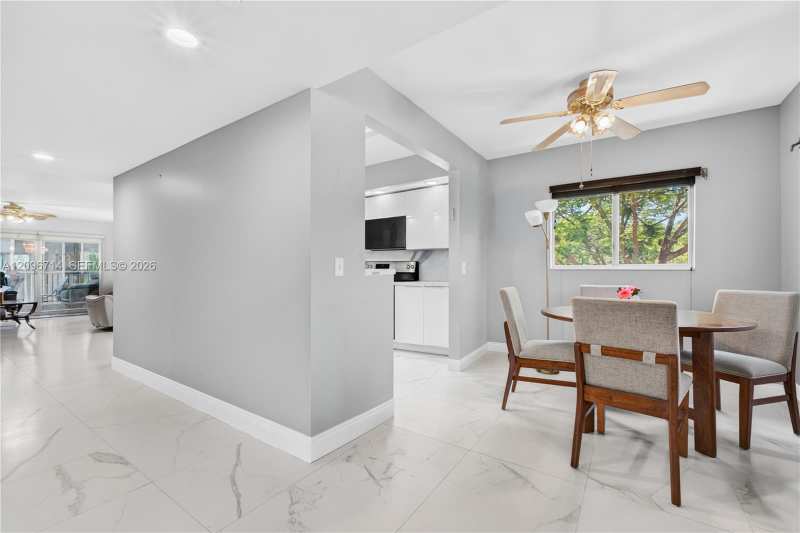 1651 SW 127th Ave # 212A, Pembroke Pines FL 33027
