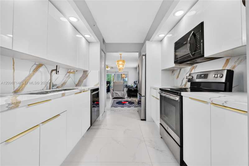 1651 SW 127th Ave # 212A, Pembroke Pines FL 33027