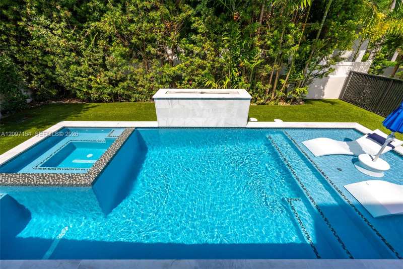 4364 Alton Rd, Miami Beach FL 33140