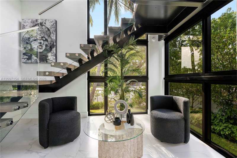 4364 Alton Rd, Miami Beach FL 33140