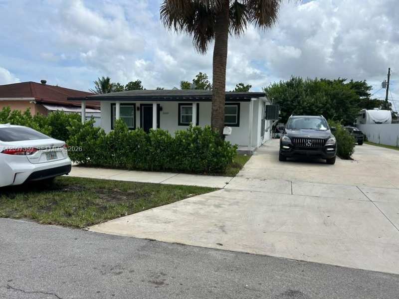 3350 NW 101st St, Miami FL 33147