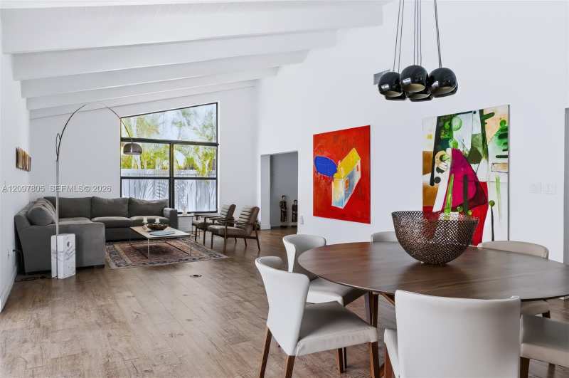 330 Glenridge Rd, Key Biscayne FL 33149