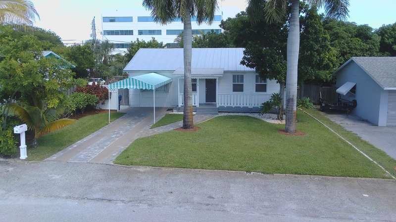 176 E 24TH Street, Riviera Beach FL 33404