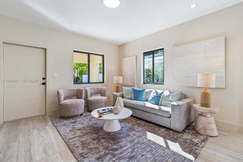 2385 SW 22nd Ter
