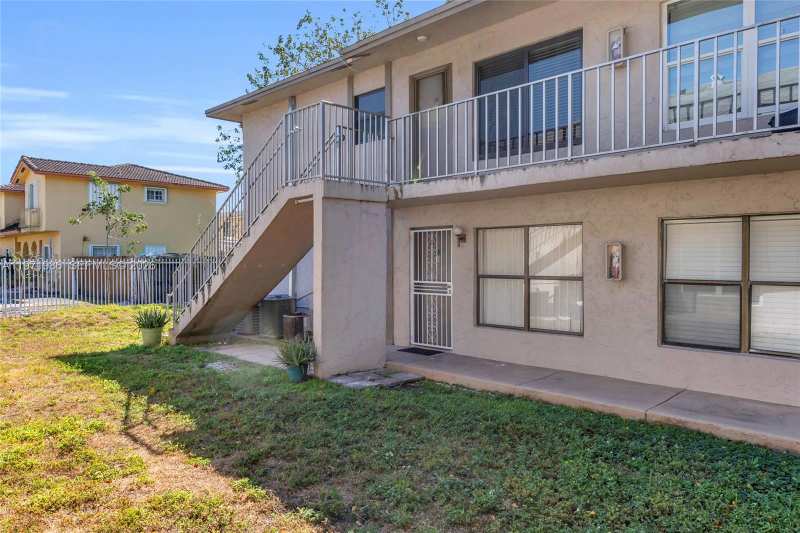 15348 SW 72nd St #23-12