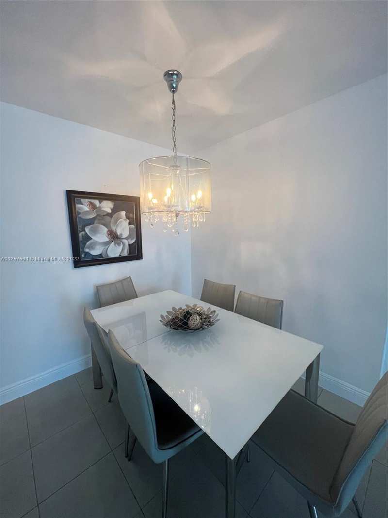 5151 Collins Ave # 725, Miami Beach FL 33140