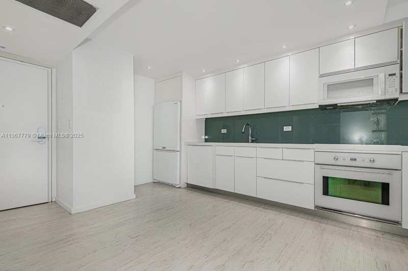 2301 Collins Ave # 1032, Miami Beach FL 33139