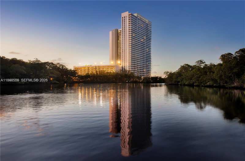 16385 Biscayne Blvd # 7, North Miami Beach FL 33160