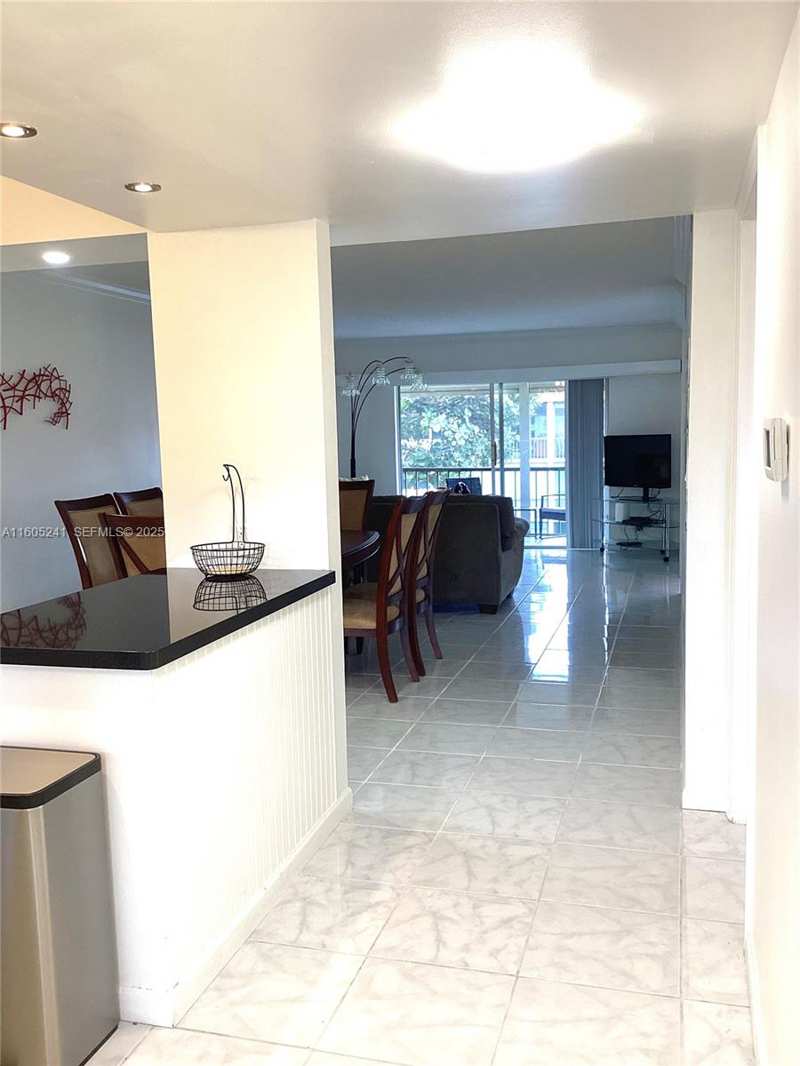 681 S Hollybrook Dr # 307, Pembroke Pines FL 33025