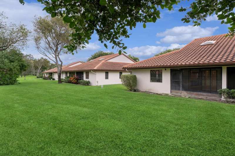 6410 Royal Manor Circle, Delray Beach FL 33484