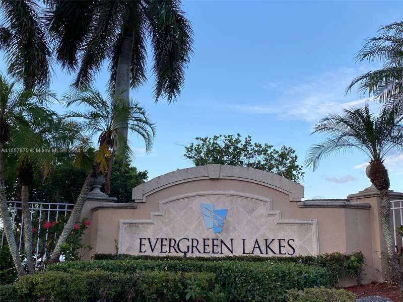 5011 Wiles Rd # 207, Coconut Creek FL 33073