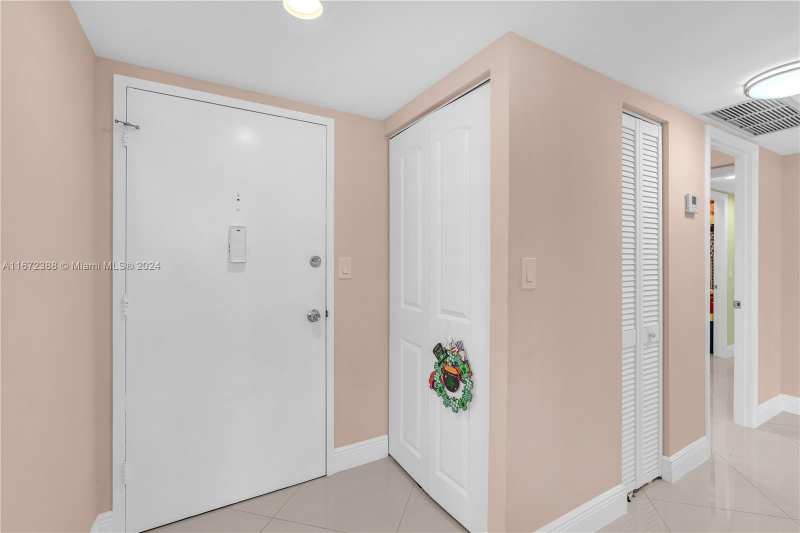 1301 NE Miami Gardens Dr # 1225W, Miami FL 33179
