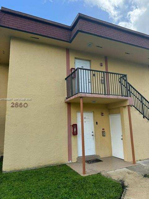 2860 NW 55th Ave # 2D, Lauderhill FL 33313