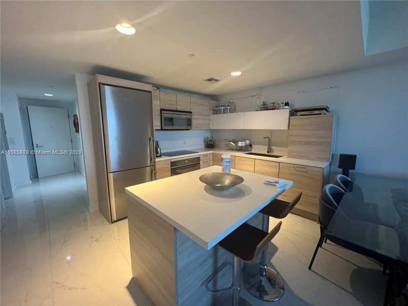 16385 Biscayne Blvd # 2020, North Miami Beach FL 33160