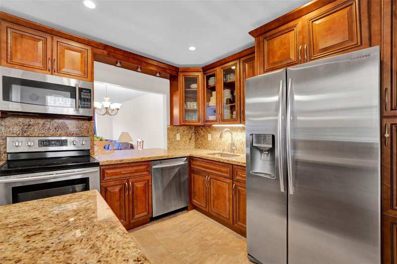 410 SE 2nd St # 220, Hallandale Beach FL 33009